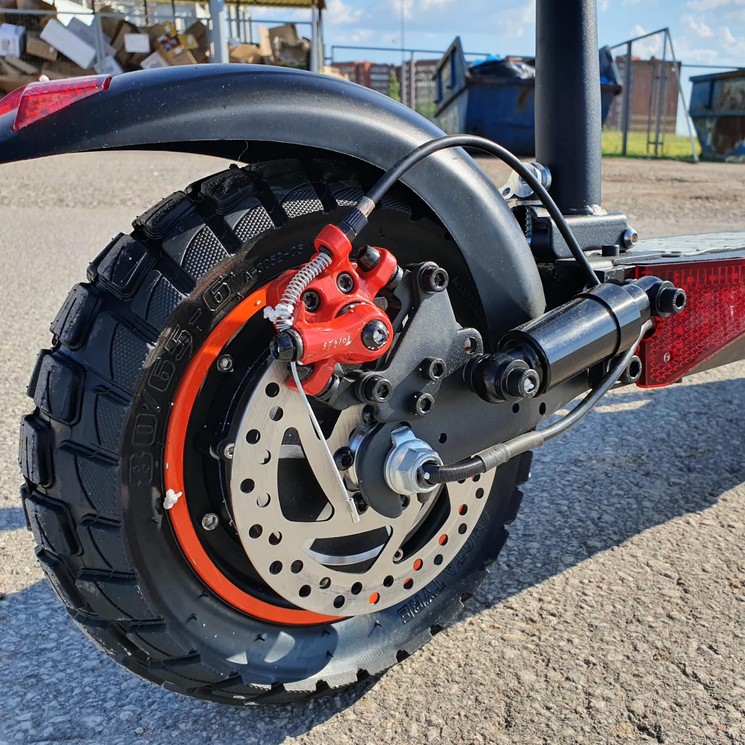 Pneus off road 10 pouces : l’atout des trottinettes tout-terrain