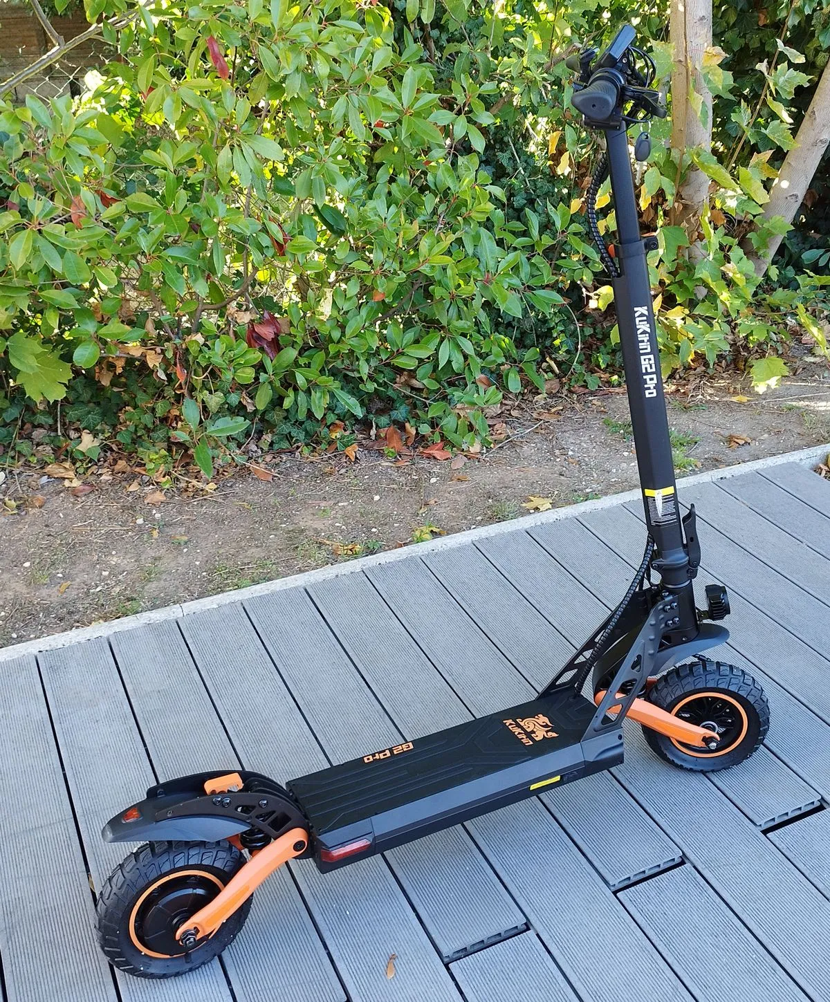 Colonne de direction KuKirin G2 Pro (2024) : jeu et direction dur