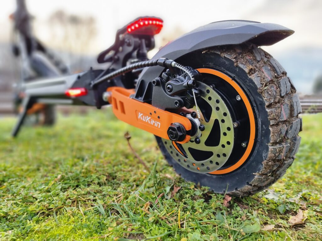 Feu arrière KuKirin G2 Max : rôle, panne et remplacement