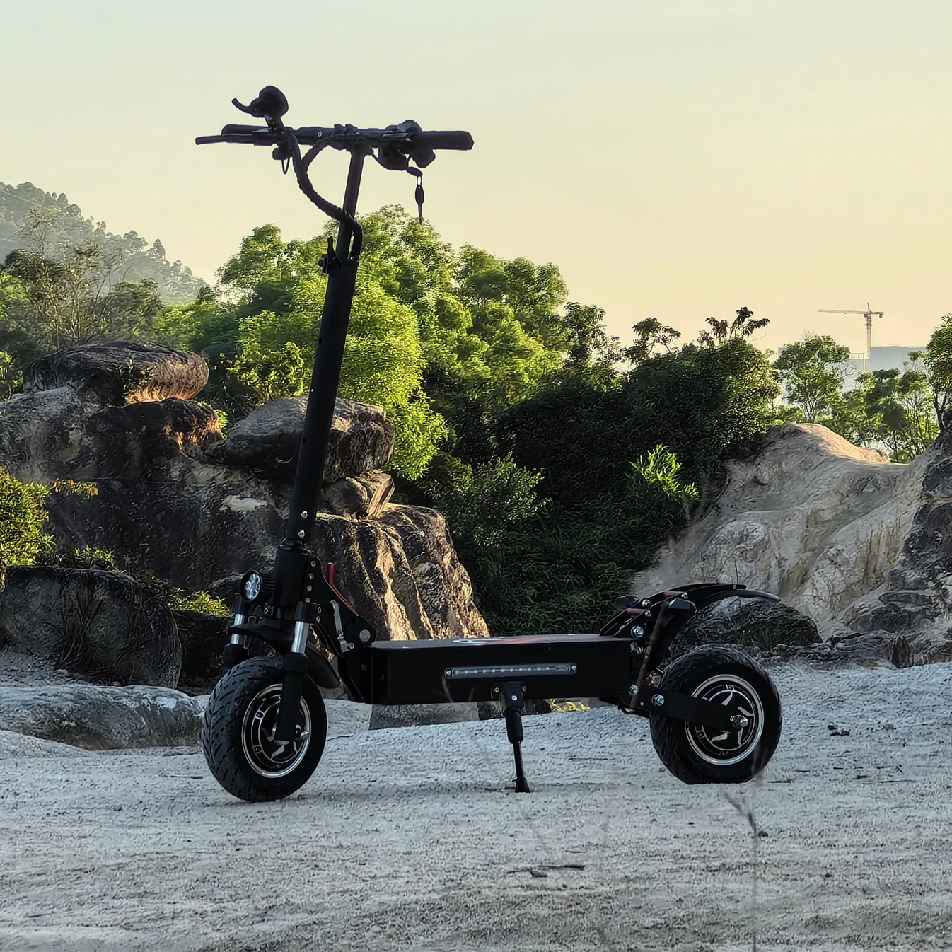 Boyueda Q7 Pro : une trottinette 3200W, 70km et moins de 800€